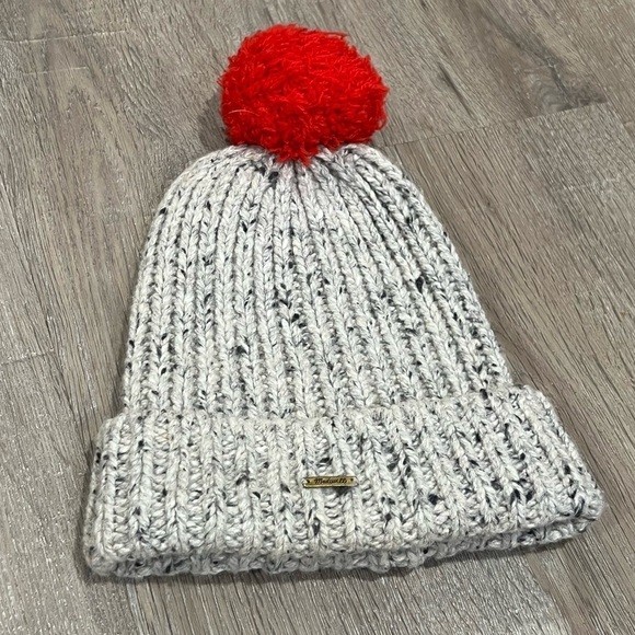 EUC Madewell Women’s Winter Knit Super Soft Beanie Pom Pom Hat - Picture 1 of 4
